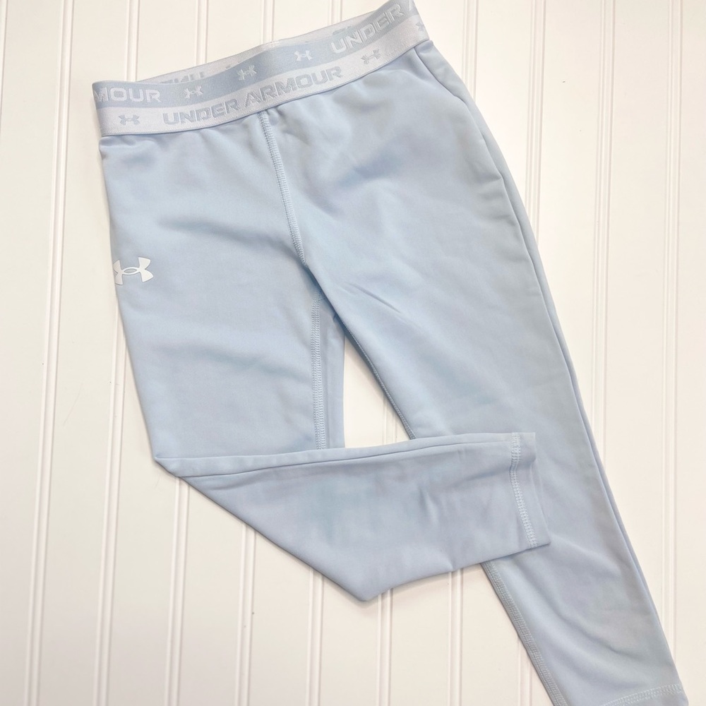 •Under Armour• girls capri leggings